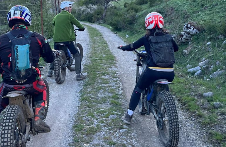 actividad de motos electricas en riano